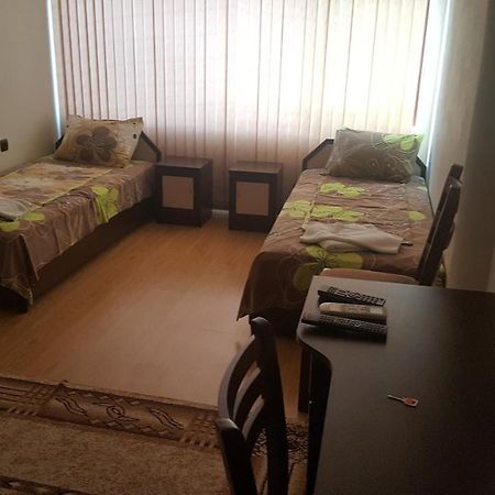 Sachaka Hotell Karlovo Exteriör bild