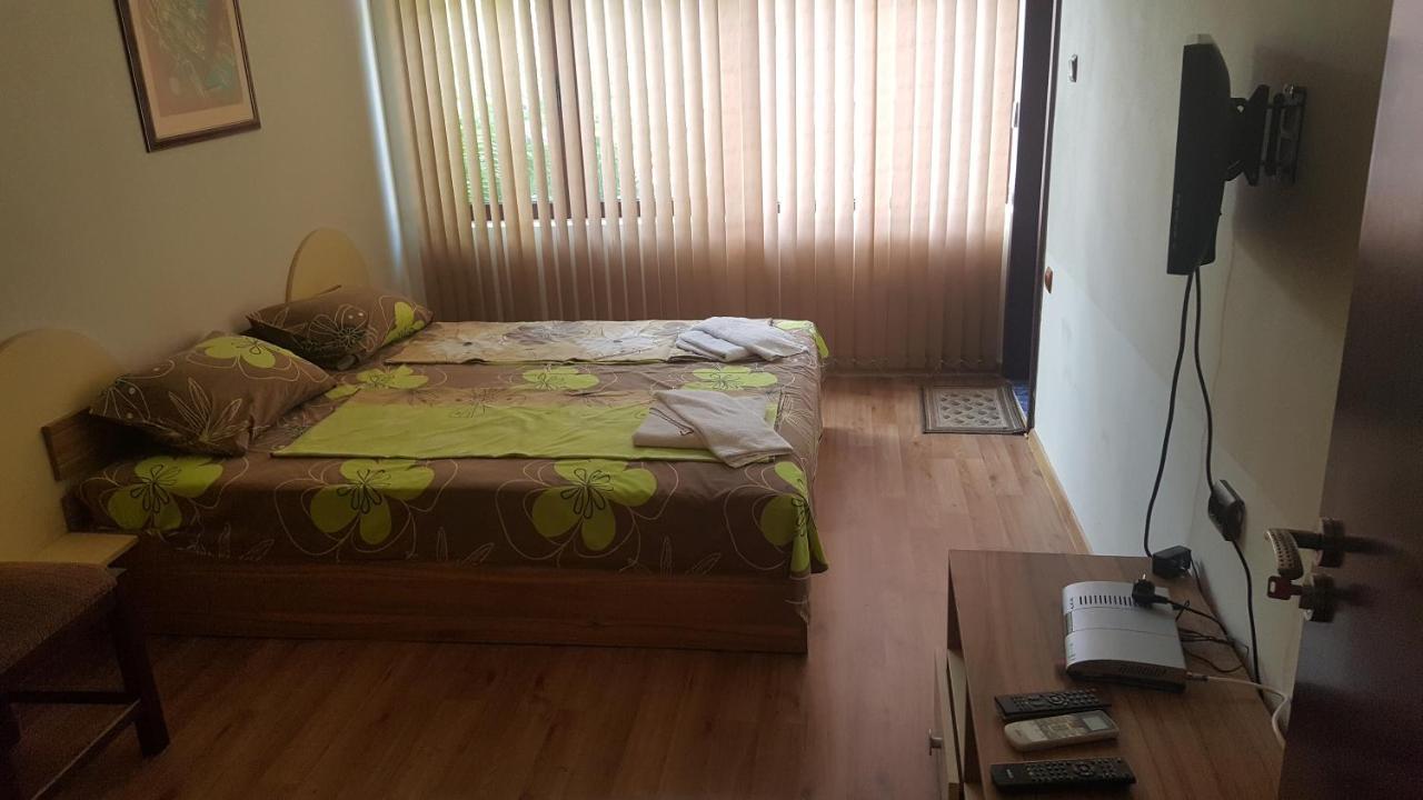 Sachaka Hotell Karlovo Exteriör bild