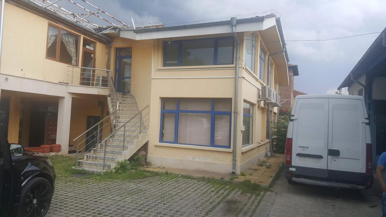 Sachaka Hotell Karlovo Exteriör bild