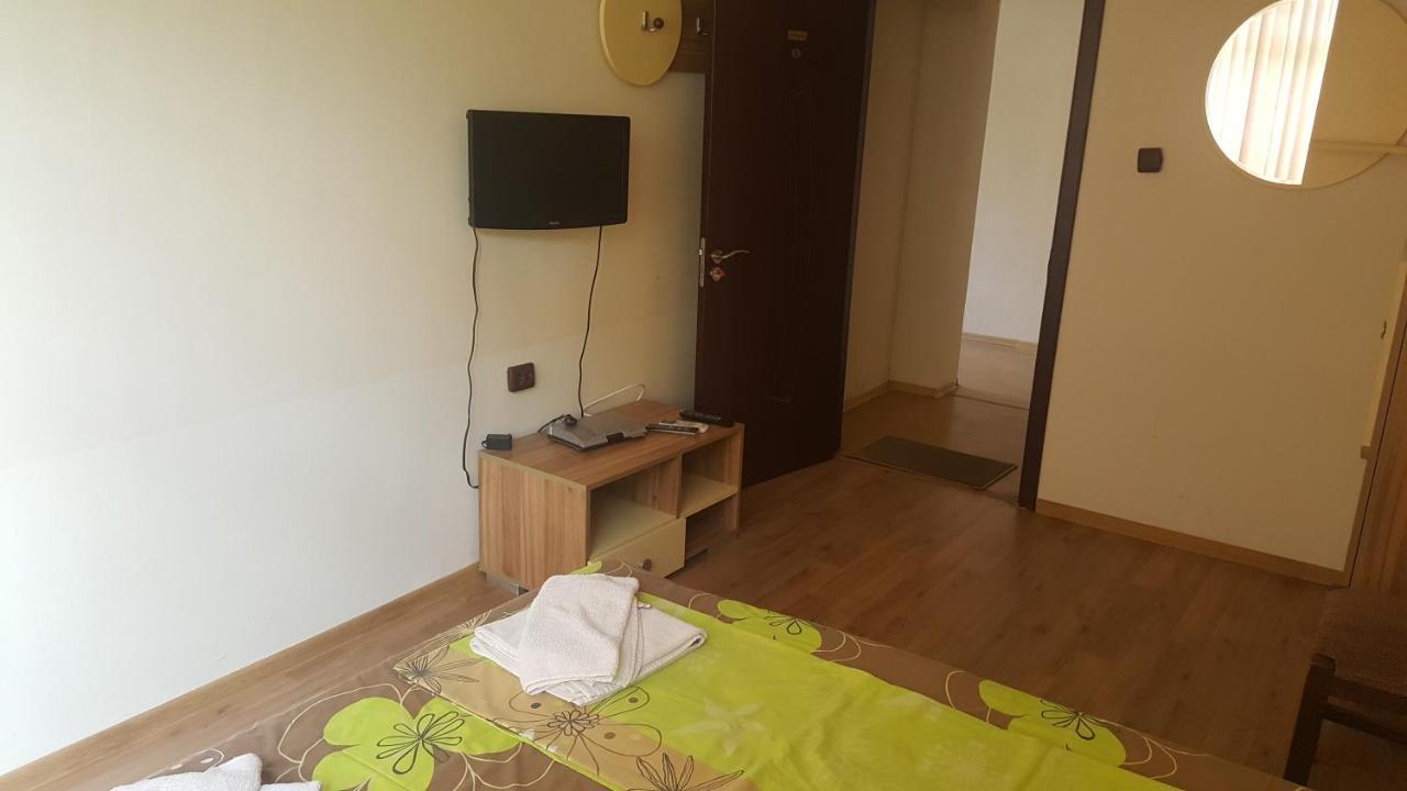 Sachaka Hotell Karlovo Exteriör bild