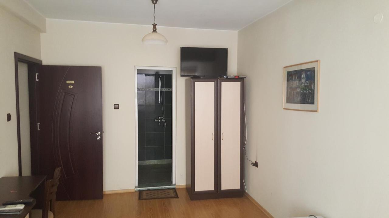 Sachaka Hotell Karlovo Exteriör bild